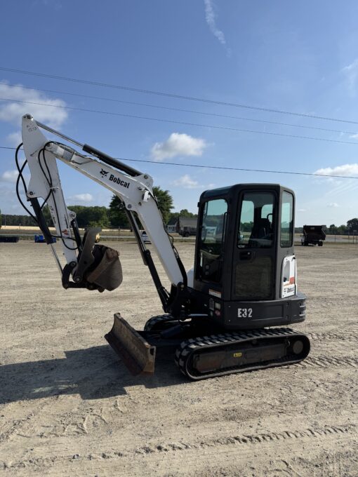 E32 Bobcat Excavator  #6490