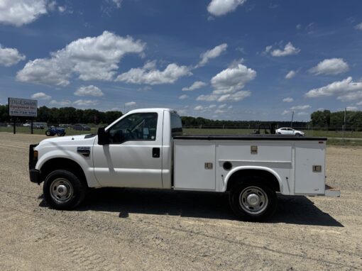 2010 Ford F250 Utility Truck - Image 2
