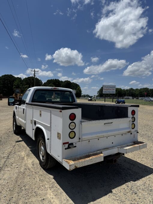 2010 Ford F250 Utility Truck - Image 4