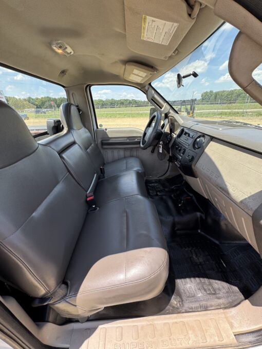 2010 Ford F250 Utility Truck - Image 8
