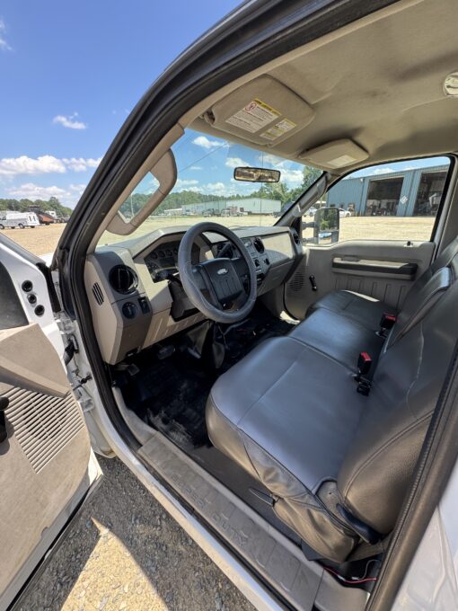 2010 Ford F250 Utility Truck - Image 9