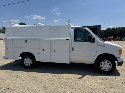 2006 Ford E350 Work Van - Image 4